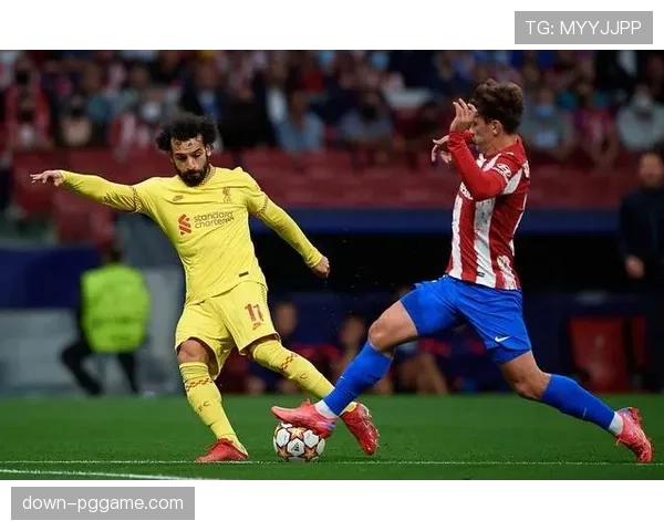 战术复盘：里昂如何用三中卫体系锁死对手边路，终结联赛三轮不胜