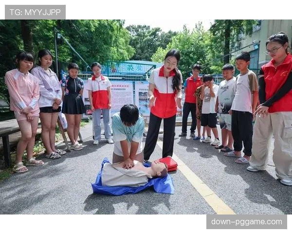 “全民游泳周”活动在全球三十余个国家同步启动，聚焦防溺水教育